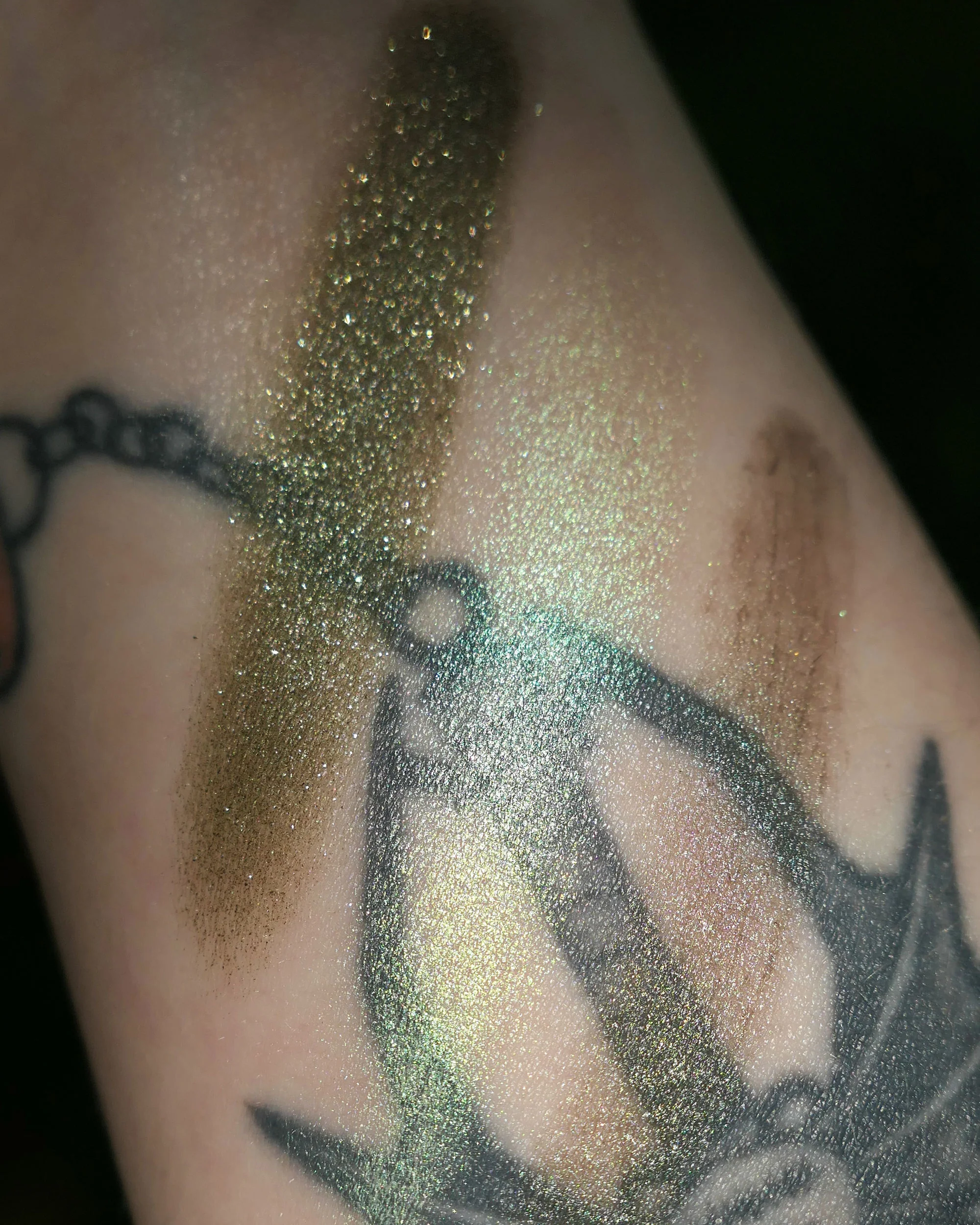 Ash and Ember Eye Soot: Olivine - Image 4